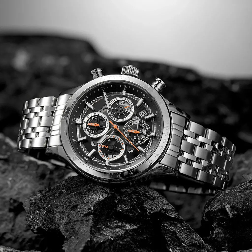 Relógio-Masculino-Sapphero-Magnus-Silver-Black-em-cima-de-pedras